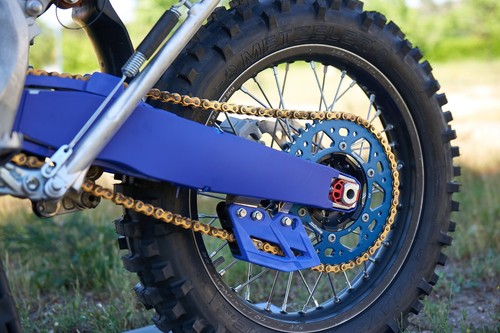 Yamaha swing arm protectors - swing,