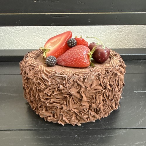 Faux chocolate cake choc - faux,