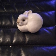 VINTAGE WHITE PORCELAIN BUNNY