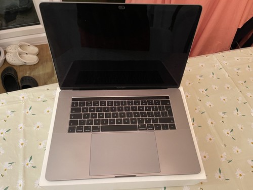 Apple macbook pro a1707 2017 - pro,