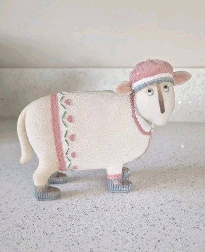 Border fine arts olivia - fine, ewe