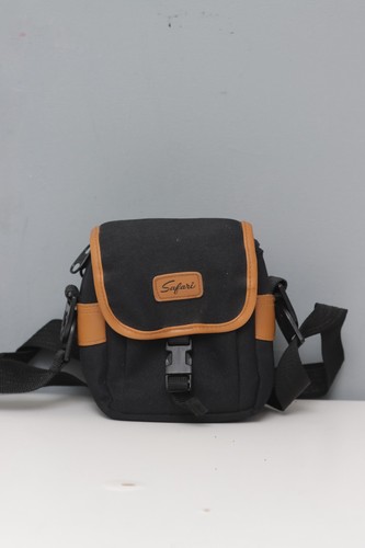 Safari camera bag - camera, front