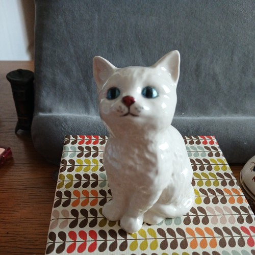 Royal doulton white kitten - doulton,