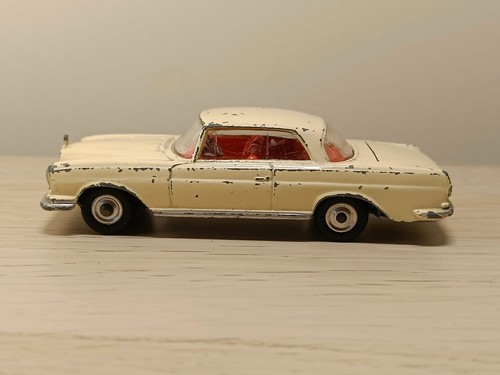 Corgi toys 230 mercedes benz - 230, mercedes-benz
