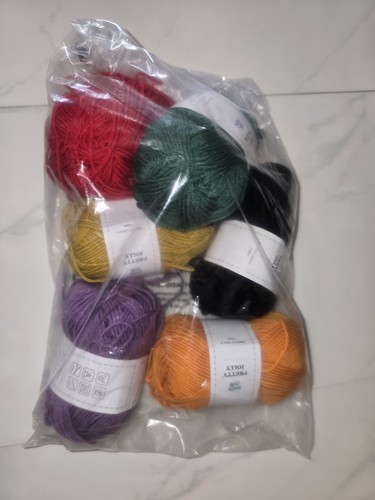 Balls bundle wool - -, of