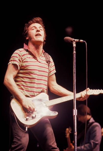 Bruce springsteen performs - bruce,