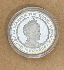 2002 QUEEN ELIZABETH THE QUEEN MOTHER £5 PROOF COIN; 28.28gr 925 SILVER - LOT 3