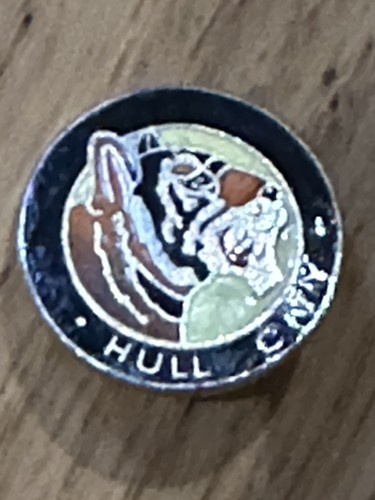 Rare hull city vintage pin - rare,