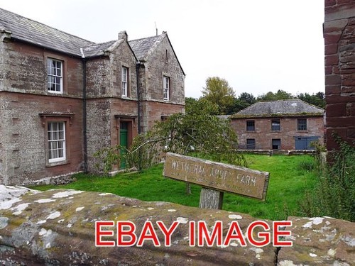 Photo old sandstone buildings - old,
