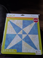 Go! ACCUQUILT Die - Crossed