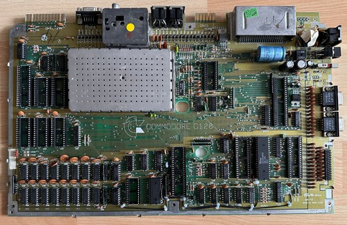 Commodore c128 mainboard - commodore,