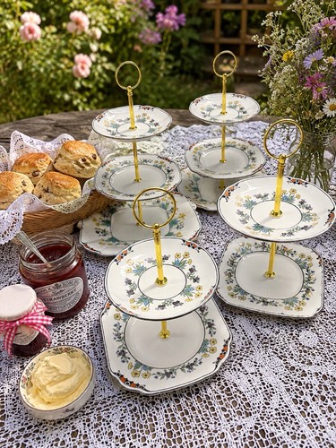 Set matching cake - 4, stands