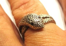 STERLING SILVER OLD VINTAGE RETRO HEAVY SNAKE RING WITH GARNET EYES !!!! SIZE S