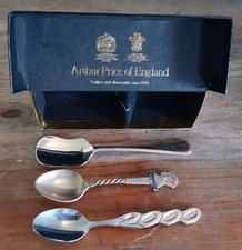 3 Vintage Teaspoons / Sugar