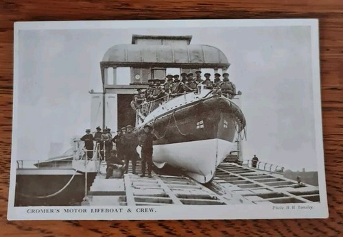 Cromer motor lifeboat and - cromer, crew