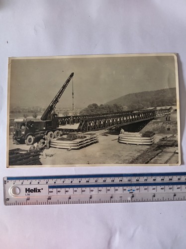 Vintage photo aec - photo:, militant