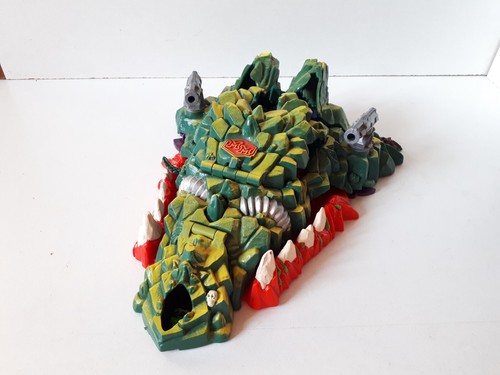 Mighty max storms - max, dragon