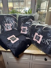 1 × Victoria's Secret Soft