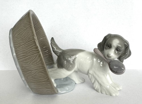 Nao lladro puppy playtime - by,
