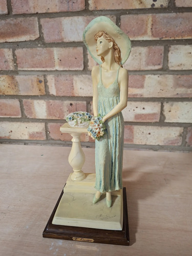 Beautiful lady figurines - beautiful,