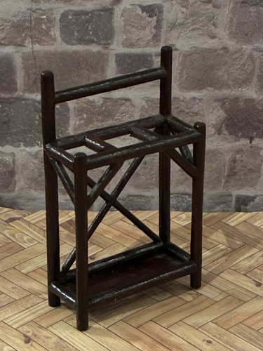 Dolls house scale - dolls, 1/12