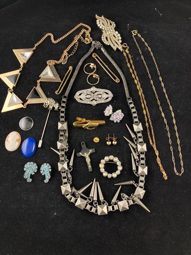 Vintage retro jewellery - retro,