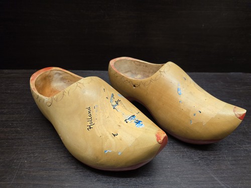 Pair decorative traditional - of,