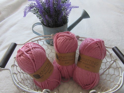 Knitting essentials dusky pink - knitting,