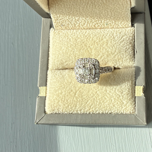 18ct white gold diamond - 18ct,