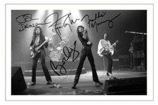 QUEEN ENTIRE GROUP AUTOGRAPH