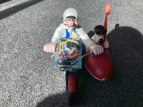 Wallace and gromit - wallace, motorcycle