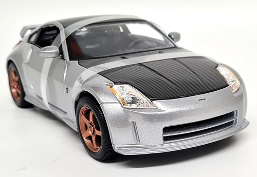 Maisto nissan 350z nismo - 1/18,