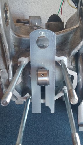 Lambretta con rod holding - con,