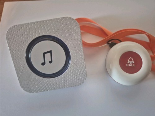 Plug alarm and - plug,