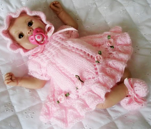 Dolls clothes knitting pattern - knitting,
