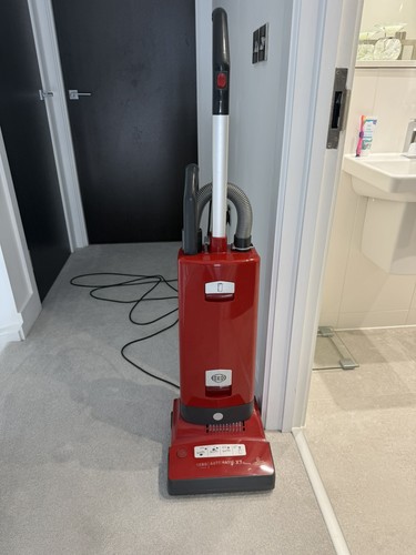 Sebo upright vacuum cleaner - upright,