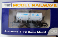 Dapol B654 6 Wheel CO-OP Milk