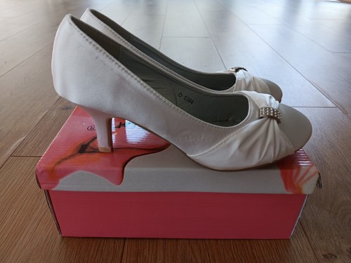Ladies white satin - low, heel