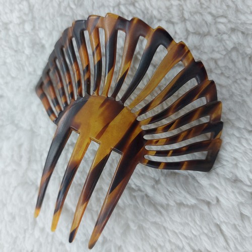 Art deco hair comb spanish - art,