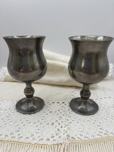 Set traditional pewter - of,