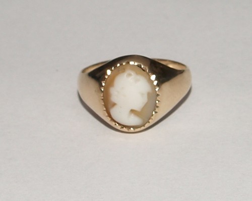 9ct yellow gold cameo - 9ct,