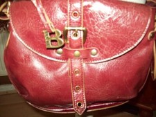 A ladies Bullagi shoulder bag