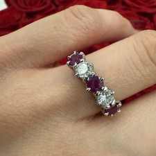 ❌ Five Stone Natural Round