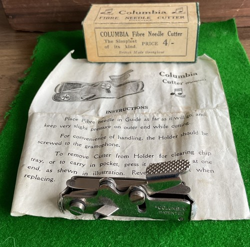 Antique fibre needle cutter - antique,