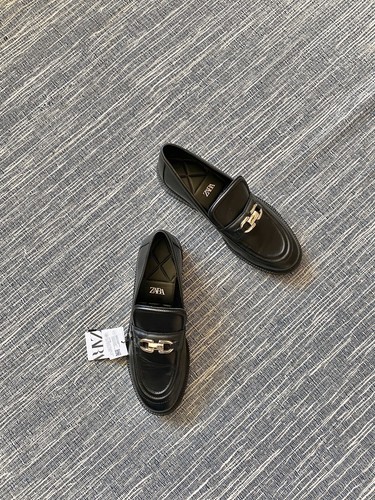Zara black flat shoes loafers - flat,