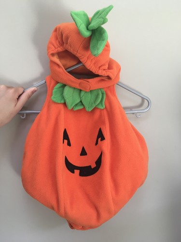 The children place pumpkin - children’s,