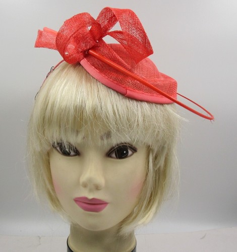 Coral fascinator with loops