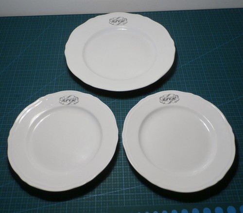 Three vintage plates richard - vintage,