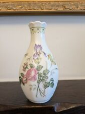 Royal doulton bud vase Camilla c 1990 H5185 5 1/2 inches tall