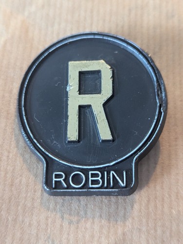 Robin batman vintage pin - batman,